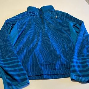 Under Armour light weight 1/4 zip size youth XL